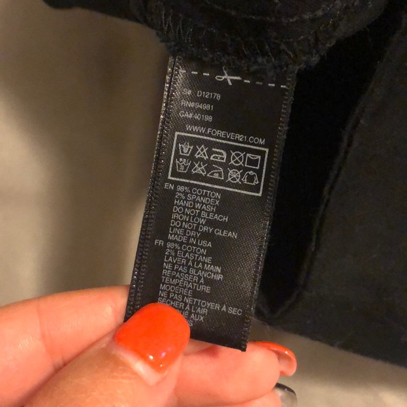 A black skirt! - Picture 4 of 4